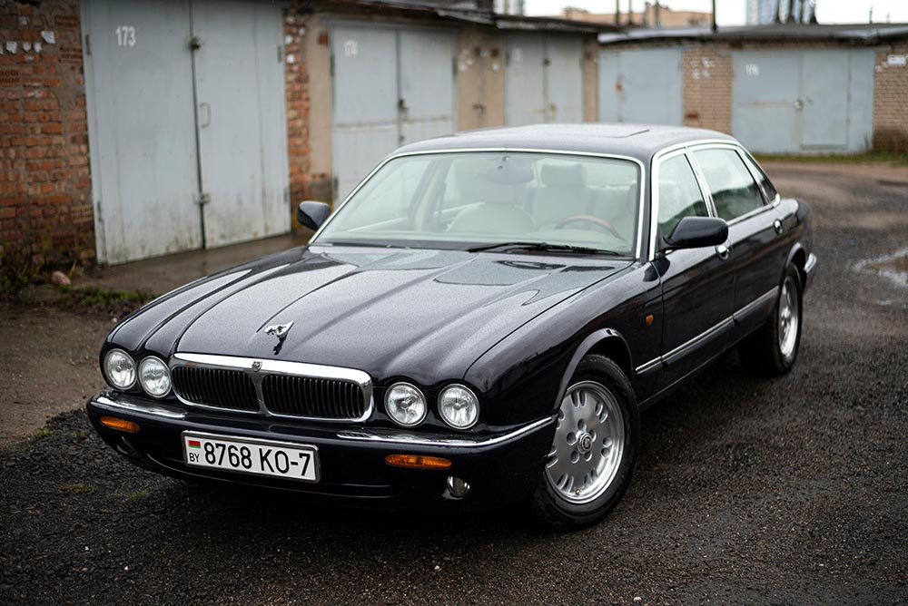 Jaguar XJ8